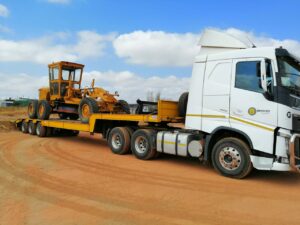 Grader Lowbed Transport delivery to Cape Town