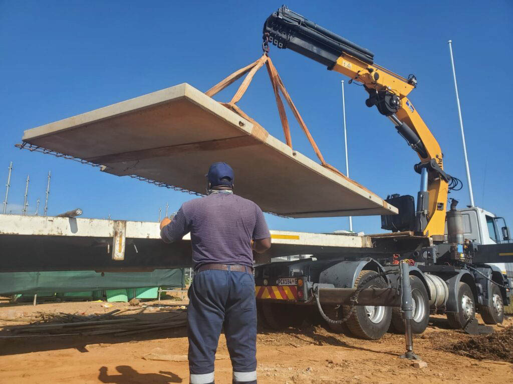 Benecke transport crane truck transport